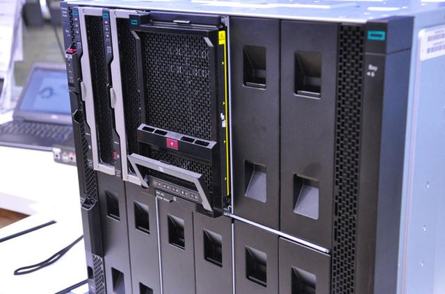 画像: SDIコーナーでは、HPE Synergyの静態展示も