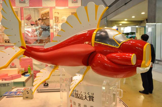 画像: 三重木型製作所ロボット外装資材部様のブースで目を引くオブジェ