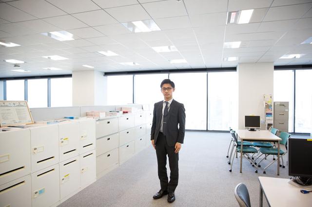 画像: 2016年度の新人二人目。営業担当。一人目に紹介した同期とともに東京から赴任。学生時代は硬式野球にのめり込んだ。
