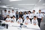 画像: モデル撮影の周辺で、関係ないと油断していた面々に突然声をかけて・・・