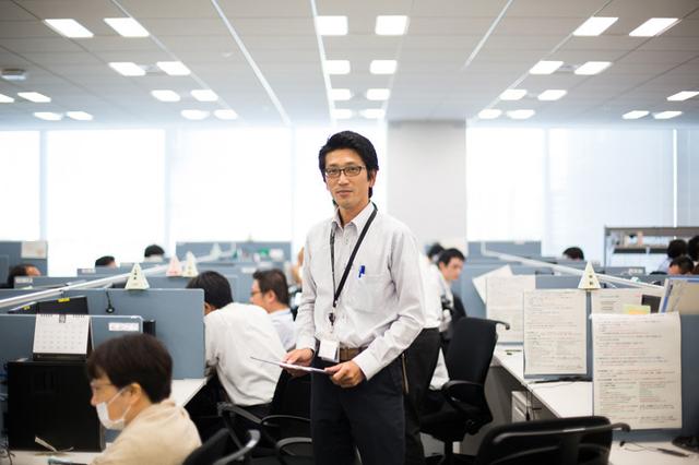 画像: 撮影時に現場でお世話になった課長さん。モデルではありませんでしたがなかなかカッコよかったので、ピンで撮影。