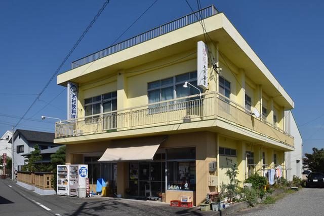 画像: 木村飲料の本社。昭和にタイムスリップしたかのような佇まい。