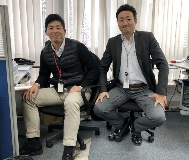 画像: NM上海のオフィスにて。右は、日本人技術責任者。