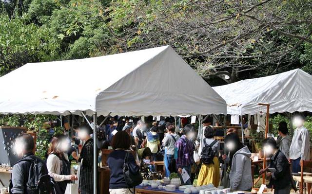 画像: 毎回活気ある野外クラフト展「工房からの風」。