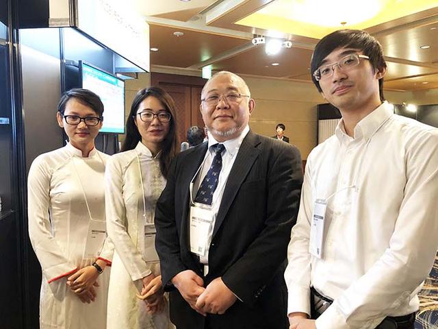 画像: USOLベトナムの社長とともに