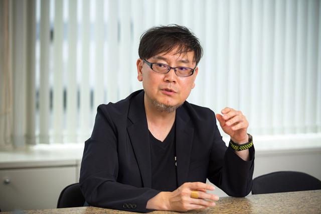 画像: ボードウォーク社 遠藤 政伸 社長。インテリアがスタイリッシュで明るく素敵なオフィスです♪