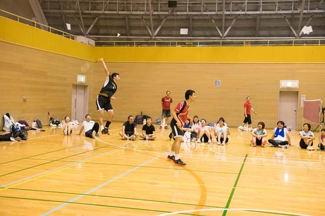 画像: 男子はスライディングに、ジャンプショットに、バックショット。見せます!見せます!