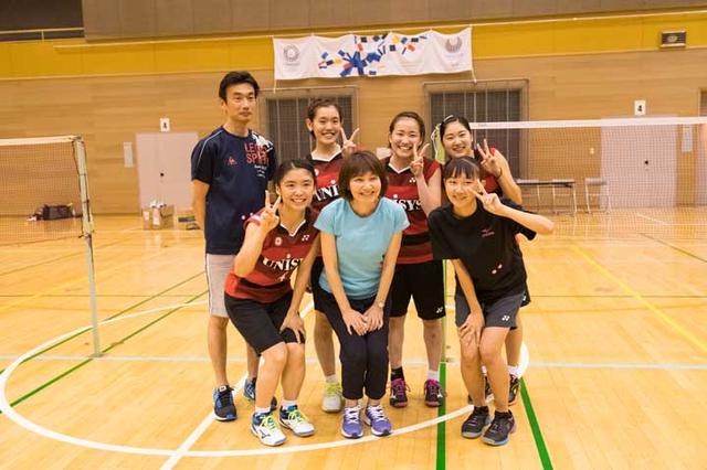画像: 女子選手とパチリ。いい汗かきました!
