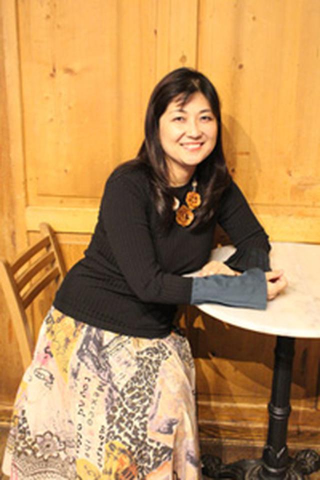 画像: プロフィール 田村 麻子(たむら あさこ) 京都府出身。ピアニストの学生からオペラ歌手へ転身。アジア人のハンディを乗り越え、ヨーロッパ、ニューヨークで主役を張る。1997年ドミンゴ国際オペラ・コンクールに最年少で入選。ジュゼッペ・ディ・ステファノ国際コンクール(イタリア)第1位など世界の主要コンクールで上位入賞。2002年『3大テノール・コンサート』でドミンゴ氏、故パヴァロッティ氏、カレーラス氏らと共演。07年ニューヨークのリンカーンセンターでのデビューでは、ニューヨーク・タイムズ紙において「輝くソプラノ」と高い評価を受けた。