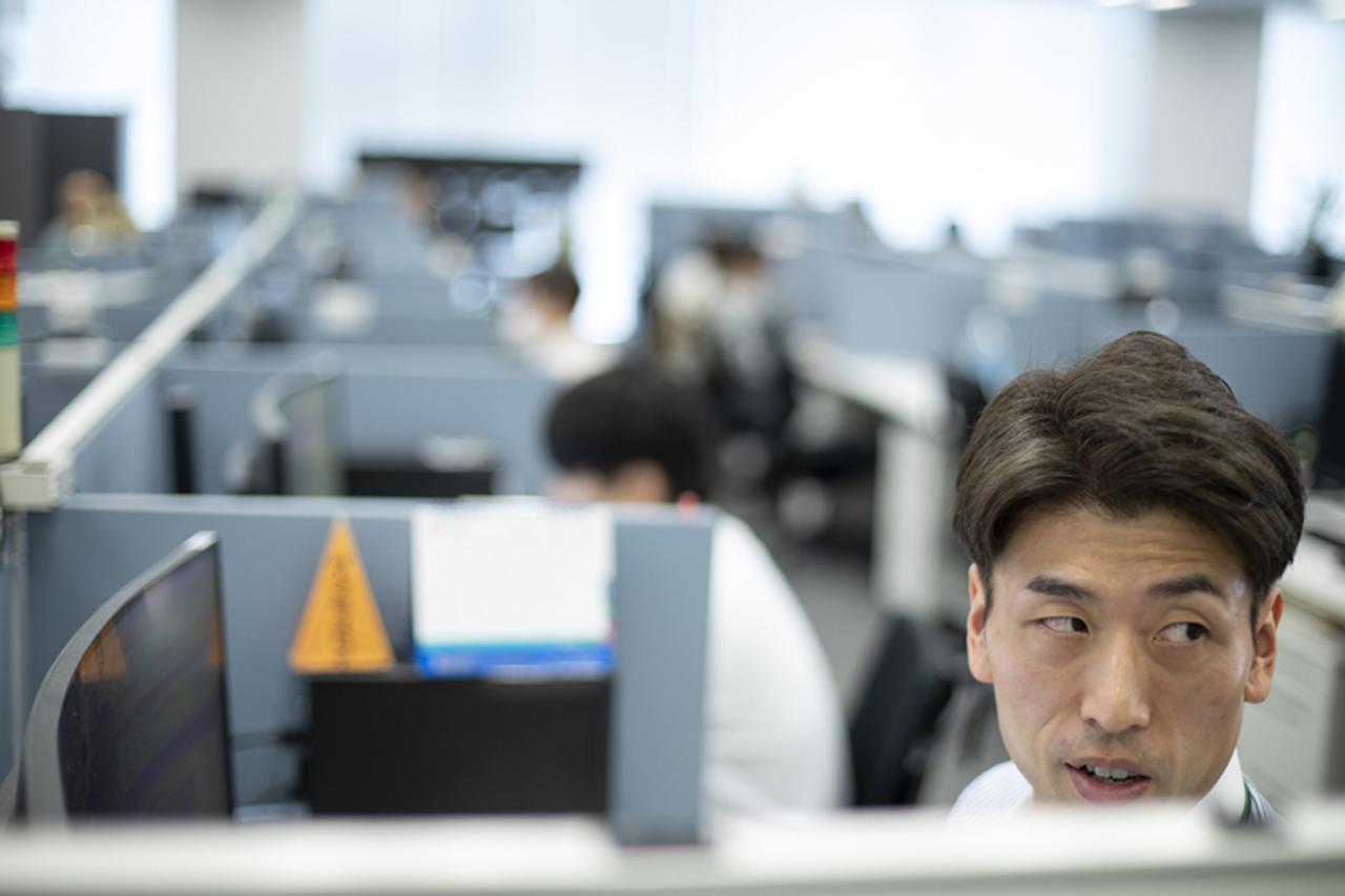画像2: つなぐ人たち　
～ 笑顔は真剣なまなざしの先にある_1 ～