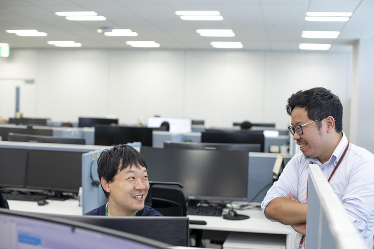 画像: お客さまがお困りの時、コール受付をする人たち