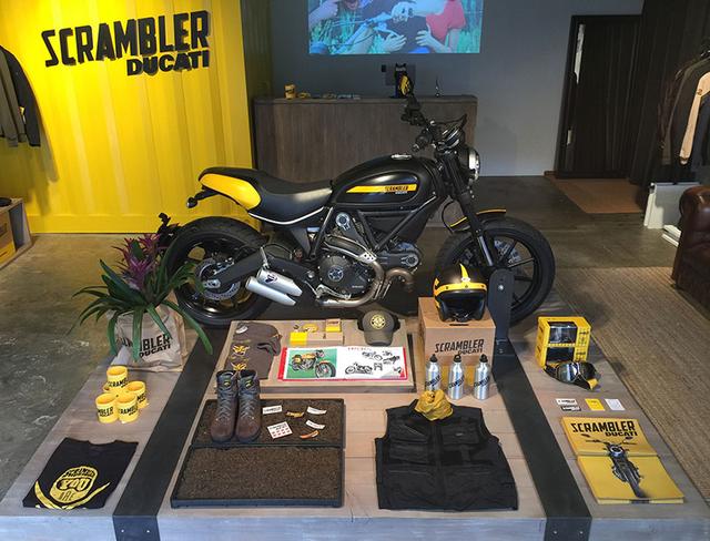 画像: shoes, hat, gloves, T-shirts, jacket, keychains, cup, stickers and the list goes on www.ducatiscrambler-harajuku.com