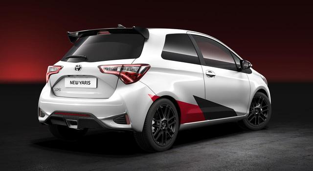 画像: Center mount exhaust is exactly the same as WRC machine. web.motormagazine.co.jp