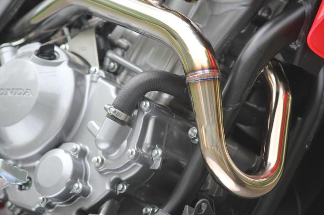 画像: Pipe size changes from engine to silencer side to better flow www.autoby.jp