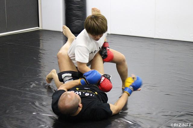画像5: 4月17日(日)愛知県日本ガイシホールにて開催される「トップ Presents RIZIN.1」へ出場する村田夏南子の対戦相手が決定。3月28日(月)都内・リバーサルジム新宿Me,Weにて村田の公開練習が行われ、対戦相手がアナウンスされた。