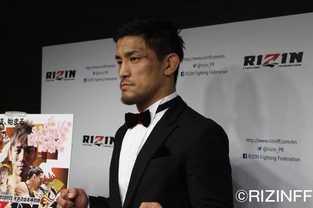 画像: 4月17日(日)愛知県日本ガイシホールにて開催される「トップ Presents RIZIN.1」で、元UFCファイターのダロン・クルックシャンクと対戦が決まった、第6代修斗環太平洋ウェルター級王者佐々木信治。現在広島県にジムを構え、ROAD FCで3連勝中の佐々木が大舞台で闘う理由とは―。
