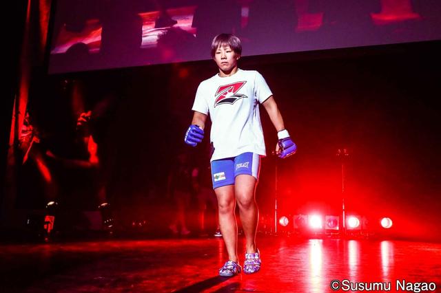 画像2: 村田夏南子3連勝!
1R1分17秒、TKO勝利‼︎