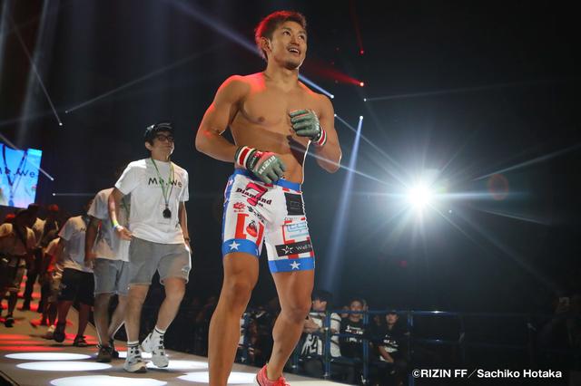 画像2: 第8試合 RIZIN MMAルール:1R10分 2R5分 62.0kg契約
才賀紀左衛門vs山本アーセン
Cygames presents RIZIN FIGHTING WORLD GP 2016 無差別級トーナメント 開幕戦