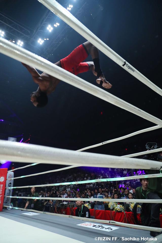 画像4: 第3試合 RIZIN MMA特別ルール:3分3R 67kg契約
木村“フィリップ”ミノルvsチャールズ・“クレイジー・ホース”・ベネット
Cygames presents RIZIN FIGHTING WORLD GP 2016 無差別級トーナメント 開幕戦