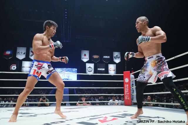 画像5: 第8試合 RIZIN MMAルール:1R10分 2R5分 62.0kg契約
才賀紀左衛門vs山本アーセン
Cygames presents RIZIN FIGHTING WORLD GP 2016 無差別級トーナメント 開幕戦