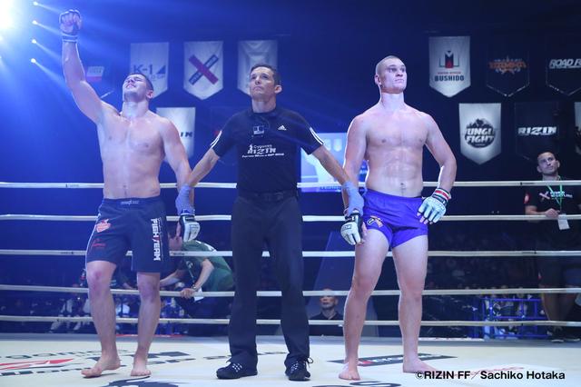 画像4: 第6試合 RIZIN トーナメントルール 5分 2R
カール・アルブレックソンvsワレンティン・モルダフスキー
Cygames presents RIZIN FIGHTING WORLD GP 2016 無差別級トーナメント 開幕戦