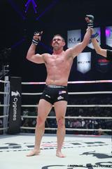 画像5: 第9試合 RIZIN MMAルール:1R10分 2R5分 71.0kg契約
アンディ・サワーvsダロン・クルックシャンク
Cygames presents RIZIN FIGHTING WORLD GP 2016 無差別級トーナメント 開幕戦