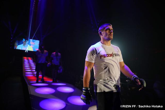 画像1: 第6試合 RIZIN トーナメントルール 5分 2R
カール・アルブレックソンvsワレンティン・モルダフスキー
Cygames presents RIZIN FIGHTING WORLD GP 2016 無差別級トーナメント 開幕戦