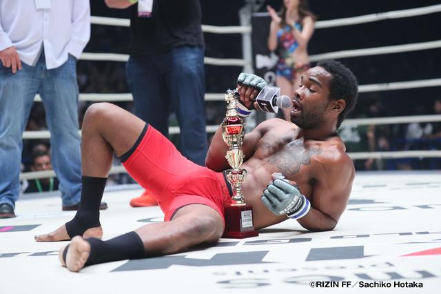 画像5: 第3試合 RIZIN MMA特別ルール:3分3R 67kg契約
木村“フィリップ”ミノルvsチャールズ・“クレイジー・ホース”・ベネット
Cygames presents RIZIN FIGHTING WORLD GP 2016 無差別級トーナメント 開幕戦