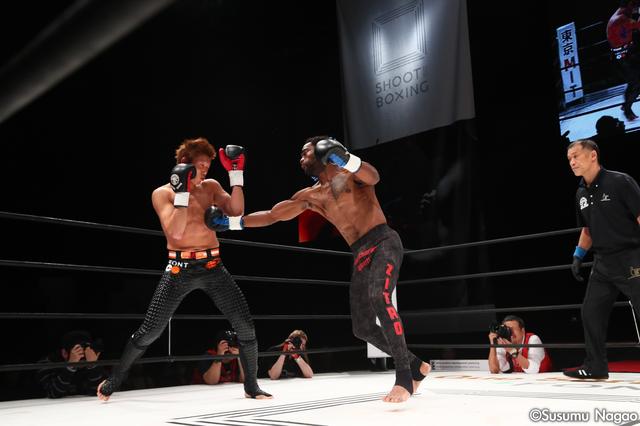 画像2: 『SHOOT BOXING WORLD TOURNAMENT S-cup 2016』
”絶対女王”RENA勝利! ベネットはダウン奪うも1回戦敗退。
