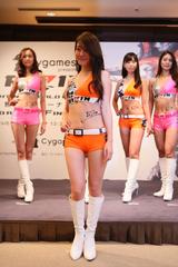 画像8: RIZINガール 7人の新メンバー! 無差別級トーナメントのトロフィー&ベルトお披露目!!