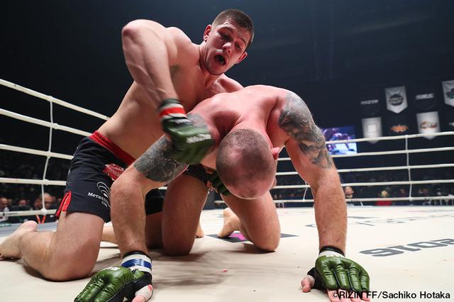 画像3: 第10試合 ワレンティン・モルダフスキー vs. シモン・バヨル(試合結果詳細)
Cygames presents RIZIN FIGHTING WORLD GP 2016 無差別級トーナメント 2nd ROUND