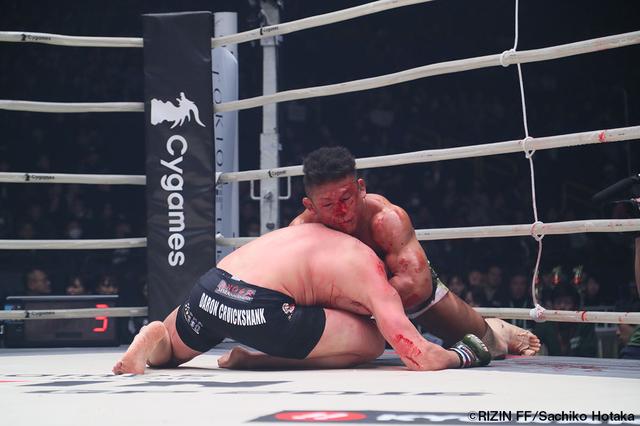 画像3: 第1試合:北岡悟 vs. ダロン・クルックシャンク(試合結果詳細)
Cygames presents RIZIN FIGHTING WORLD GP 2016 無差別級トーナメント 2nd ROUND