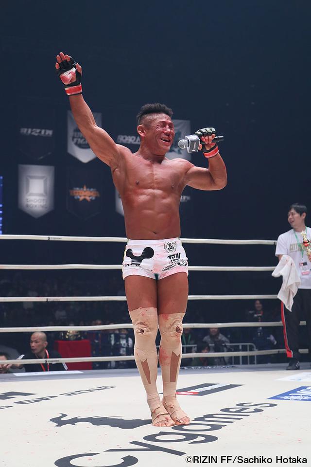 画像4: 第1試合:北岡悟 vs. ダロン・クルックシャンク(試合結果詳細)
Cygames presents RIZIN FIGHTING WORLD GP 2016 無差別級トーナメント 2nd ROUND