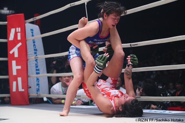 画像3: 第3試合 浅倉カンナ vs. アリーシャ・ガルシア(試合結果詳細)
Cygames presents RIZIN FIGHTING WORLD GP 2016 無差別級トーナメント 2nd ROUND