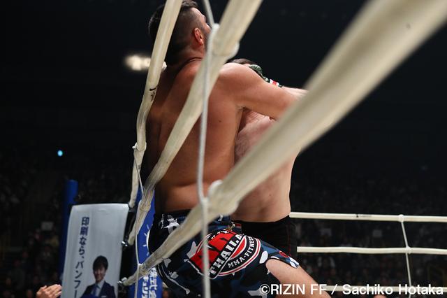 画像5: 第11試合 ミルコ・クロコップ vs. アミール・アリアックバリ(試合結果詳細)Cygames presents RIZIN FIGHTING WORLD GP 2016 無差別級トーナメント Final ROUND