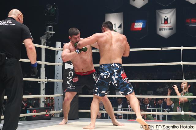 画像7: 第3試合 アミール・アリアックバリ vs. ワレンティン・モルダフスキー(試合結果詳細)Cygames presents RIZIN FIGHTING WORLD GP 2016 無差別級トーナメント Final ROUND