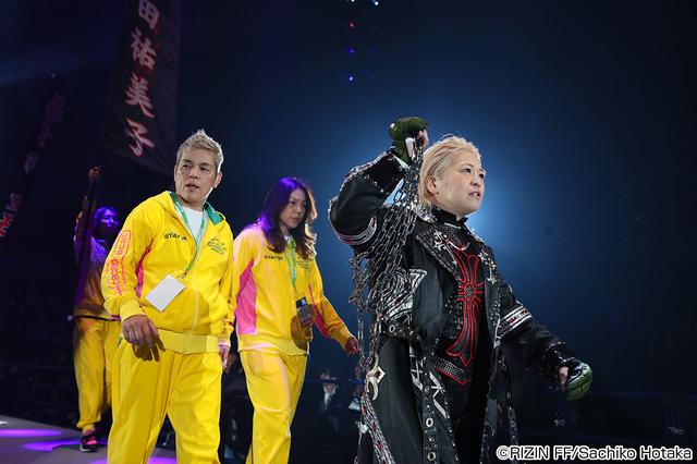 画像1: 第5試合 ギャビ・ガルシア vs. 堀田祐美子(試合結果詳細)Cygames presents RIZIN FIGHTING WORLD GP 2016 無差別級トーナメント Final ROUND
