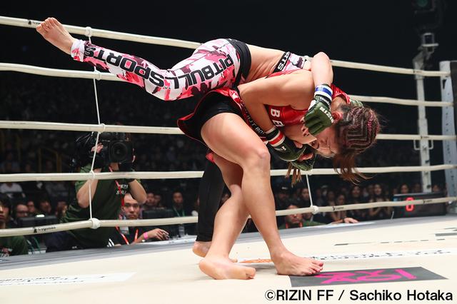 画像6: 第8試合 RENA vs. ハンナ・タイソン(試合結果詳細)Cygames presents RIZIN FIGHTING WORLD GP 2016 無差別級トーナメント Final ROUND