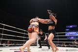 画像1: 女子格闘技の黎明期、そしてSMACK GIRLの代表選手だった石岡沙織がDEEP JEWELSでの活躍と実績をひっさげてRIZIN初参戦。スイスのストライカー、ベスターレ・キシャーを迎え撃つ。