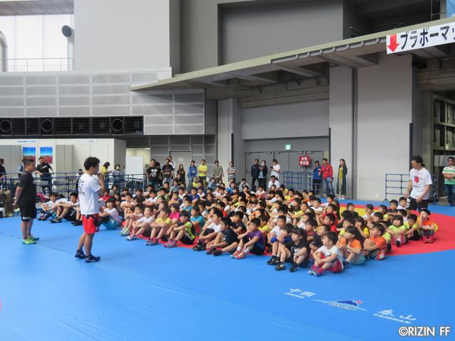 画像5: リオ五輪銀メダリストの太田忍が200人のちびっこたちにレスリングを指導!第2回RIZINレスリングキャンプ大盛況!!