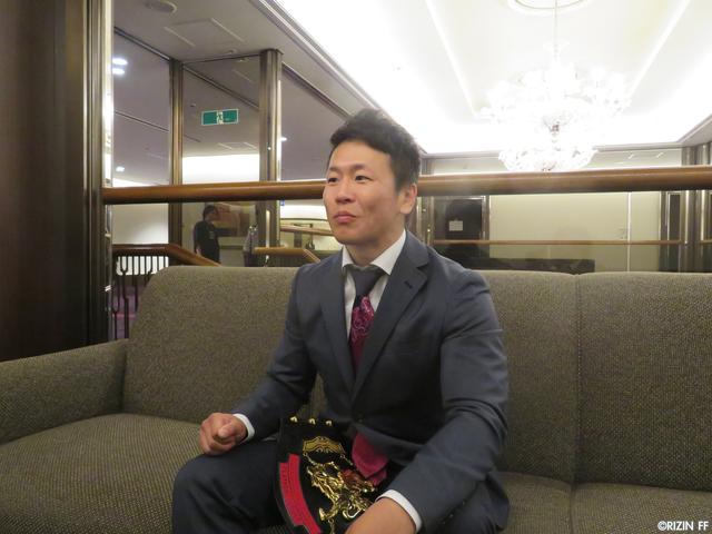 画像2: 「僕は一発があって華があるタイプではないかもしれないですけれど、昔のPRIDEで言うところの高山善廣vsドン・フライのような男臭い試合ができると思うので、熱い泥試合を観て欲しいですね。」
