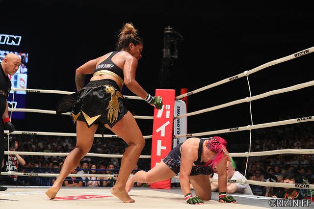 画像9: 第8試合 KINGレイナ VS. レイディー・タパ(試合結果詳細)RIZIN FIGHTING WORLD GRAND-PRIX 2017 バンタム級トーナメント 1st ROUND -夏の陣-