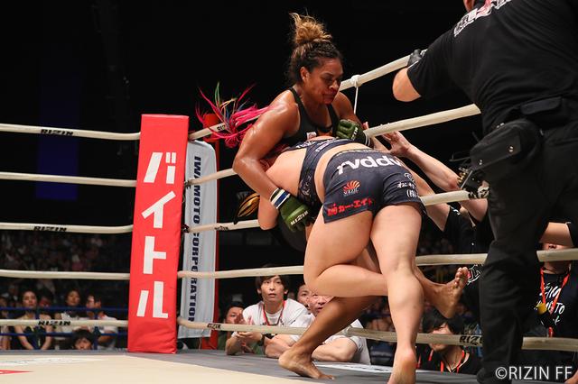 画像10: 第8試合 KINGレイナ VS. レイディー・タパ(試合結果詳細)RIZIN FIGHTING WORLD GRAND-PRIX 2017 バンタム級トーナメント 1st ROUND -夏の陣-