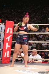 画像2: 第8試合 KINGレイナ VS. レイディー・タパ(試合結果詳細)RIZIN FIGHTING WORLD GRAND-PRIX 2017 バンタム級トーナメント 1st ROUND -夏の陣-