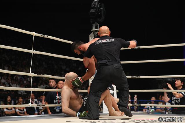 画像8: 第10試合 アミール・アリアックバリ VS. タイラー・キング(試合結果詳細)RIZIN FIGHTING WORLD GRAND-PRIX 2017 バンタム級トーナメント 1st ROUND -夏の陣-