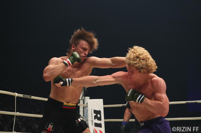 画像4: 第1試合 テオドラス・オークストリス VS. カール・アルブレックソン(試合結果詳細)RIZIN FIGHTING WORLD GRAND-PRIX 2017 バンタム級トーナメント 1st ROUND -夏の陣-