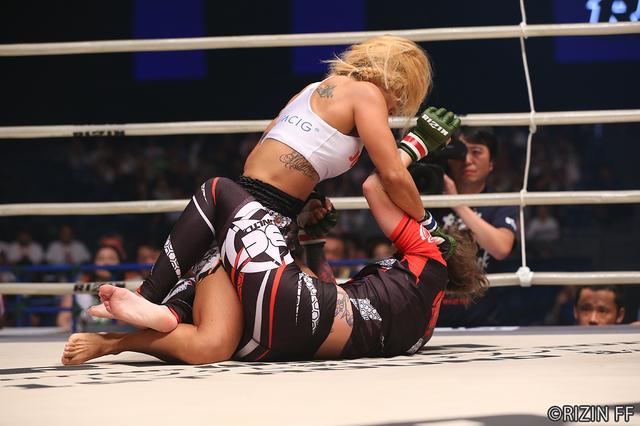 画像7: 第5試合 キャシー・ロブ VS. 山本 美憂(試合結果詳細)RIZIN FIGHTING WORLD GRAND-PRIX 2017 バンタム級トーナメント 1st ROUND -夏の陣-