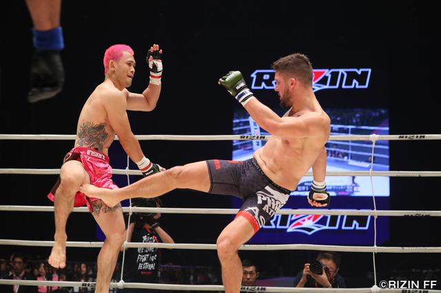 画像1: ウィッキーに敗れるも、MMAでの進化を見せたアンディ・サワー!