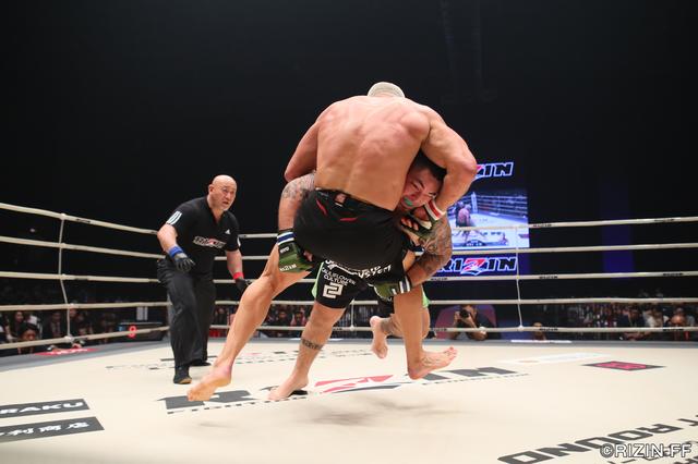 画像1: ロッキー・マルティネスが出っ腹を利してバンナに一本勝ち!!試合概要