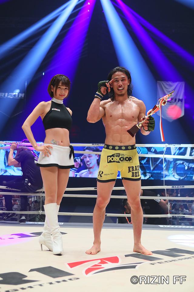 画像7: 矢地が予想を超えた大苦戦! 判定2-1で辛勝してマイクなし!!